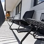 Apartma Inin *