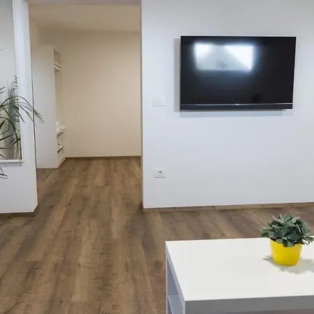 アパート Inin ブレッド