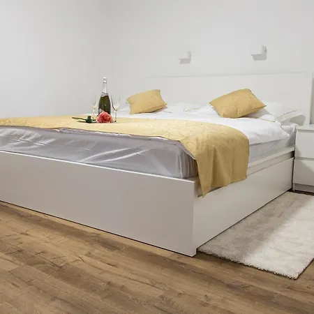 Inin Apartment