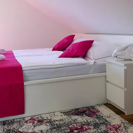 Inin アパート ブレッド